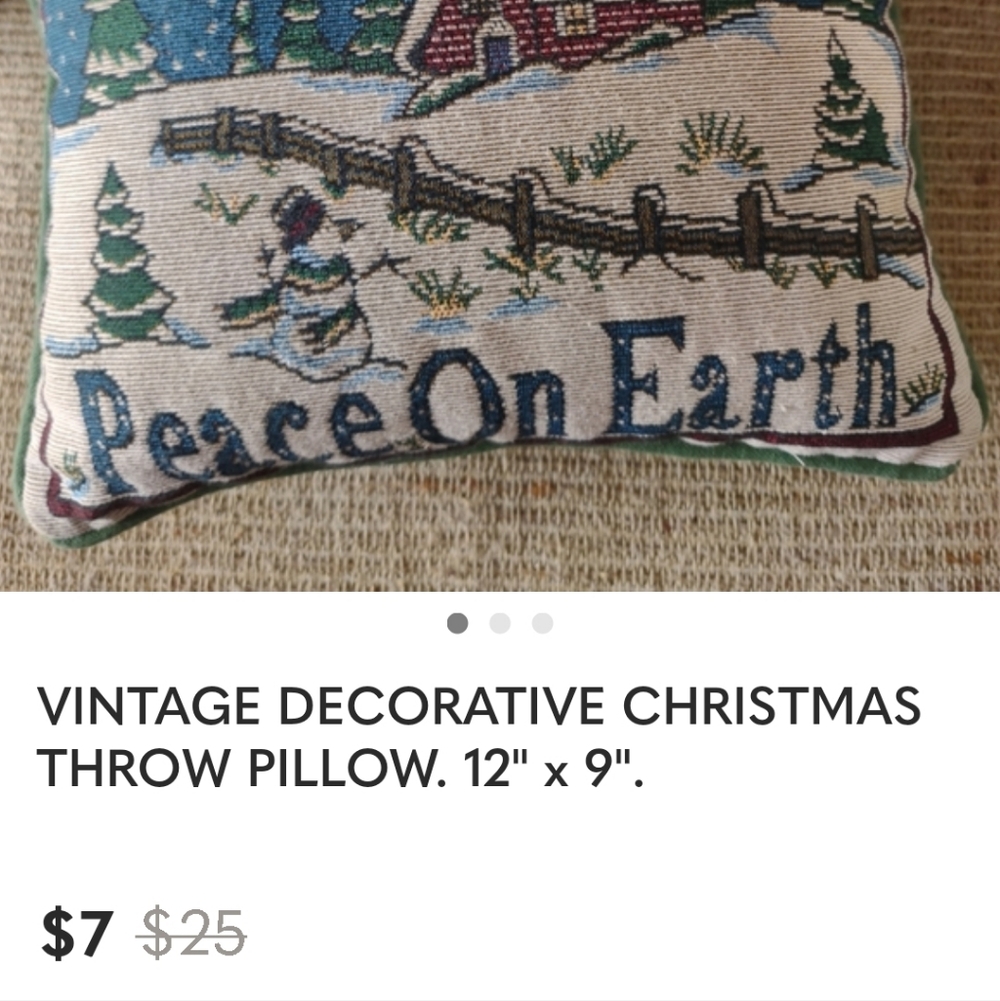 CHRISTMAS PILLOW